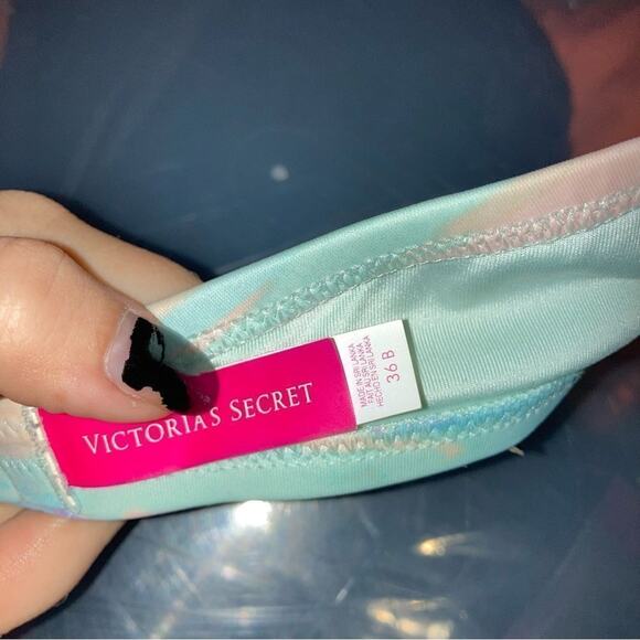 36b Victoria’s Secret strapless light, push-up, bikini top - Picture 4 of 4